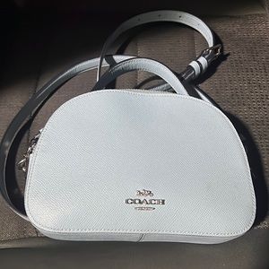 Small coach bag with a complementary little wallet